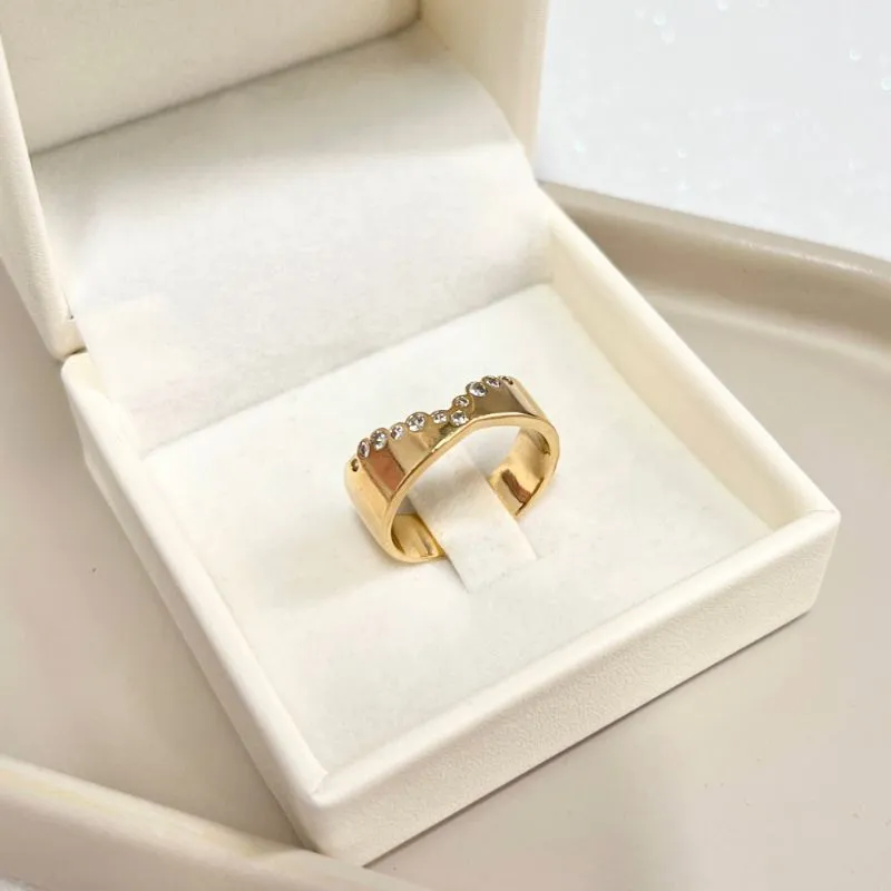 ANEL PEDRINHAS NA BORDA