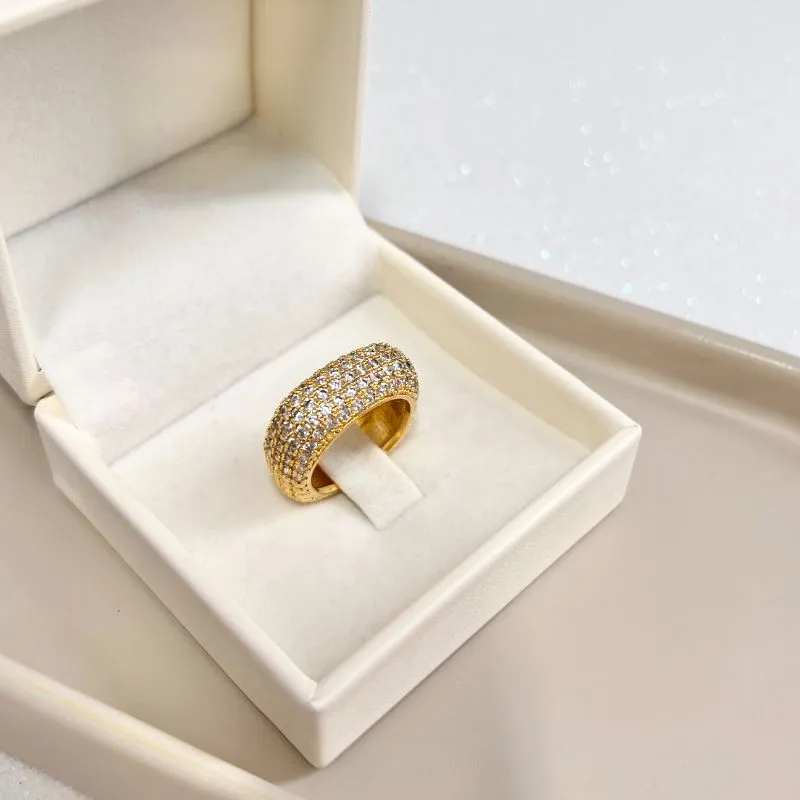 ANEL QUADRADO COM MICRO ZIRCONIAS