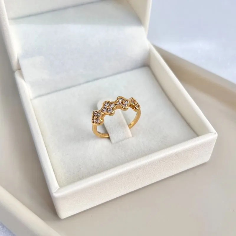 ANEL TREVO DE PEDRAS DE ZIRCONIA