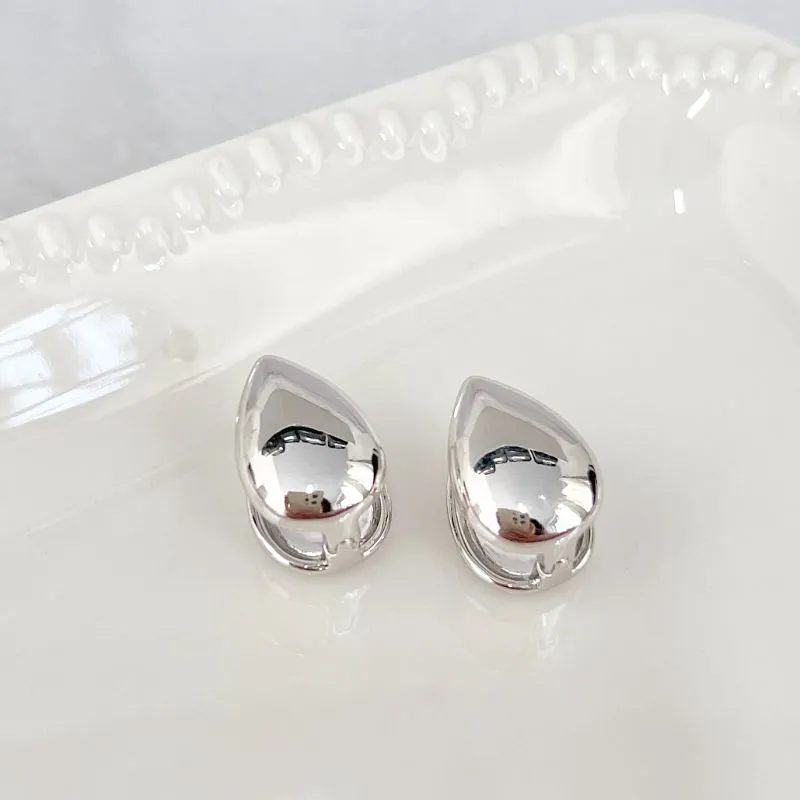 BRINCO ARGOLA ARTICULADA GOTA LISA