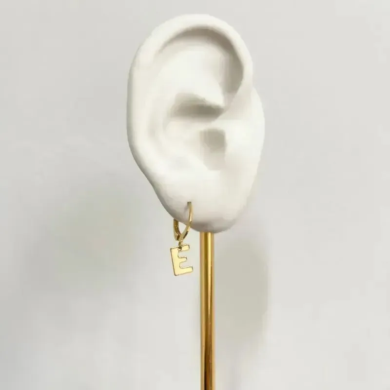 BRINCO ARGOLA DE CLICK LETRAS SIMPLES