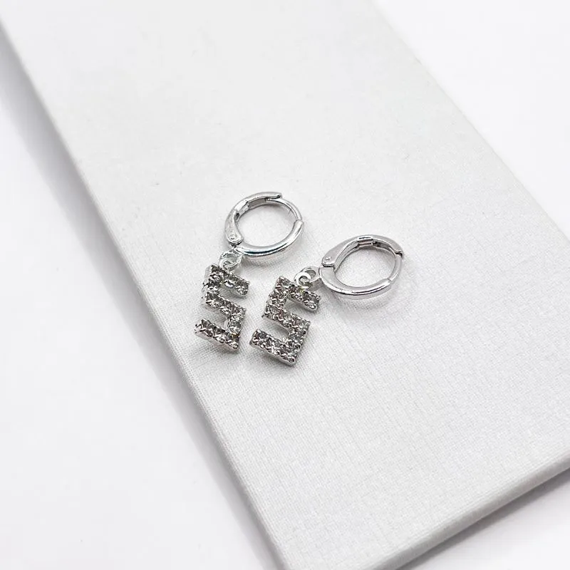 BRINCO ARGOLA DE CLICK LETRAS STRASS - S