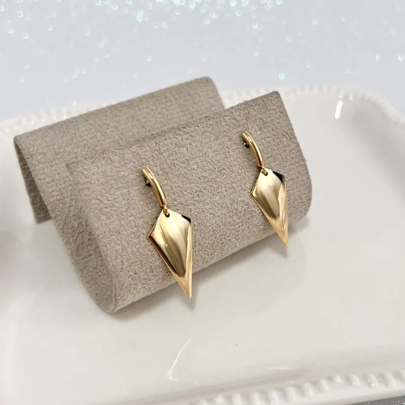 BRINCO CHAPA TRIÂNGULO