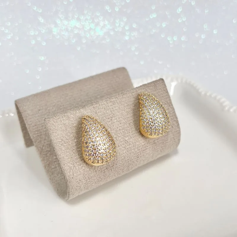 BRINCO GOTA CRAVEJADA 2,2CM