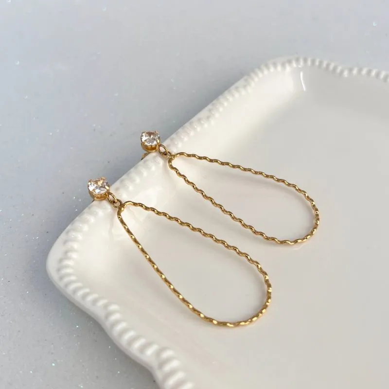 BRINCO PONTO DE LUZ COM GOTA TRABALHADA