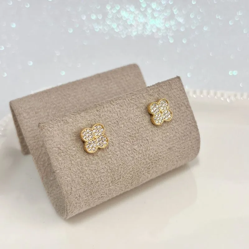 BRINCO TREVO CRAVEJADO 1CM