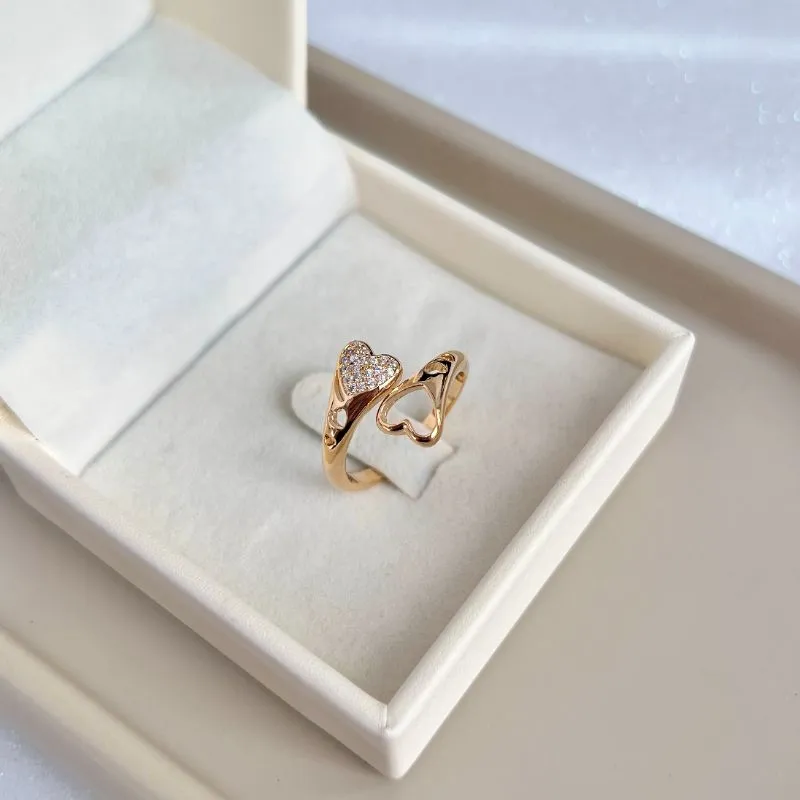 ANEL AJUSTÁVEL CORAÇÃO CRAVEJADO E VAZADO