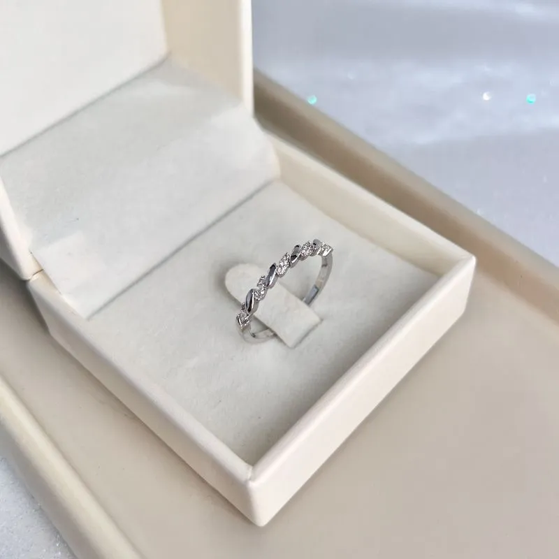 ANEL FINO {APARADOR} COM ZIRCONIAS