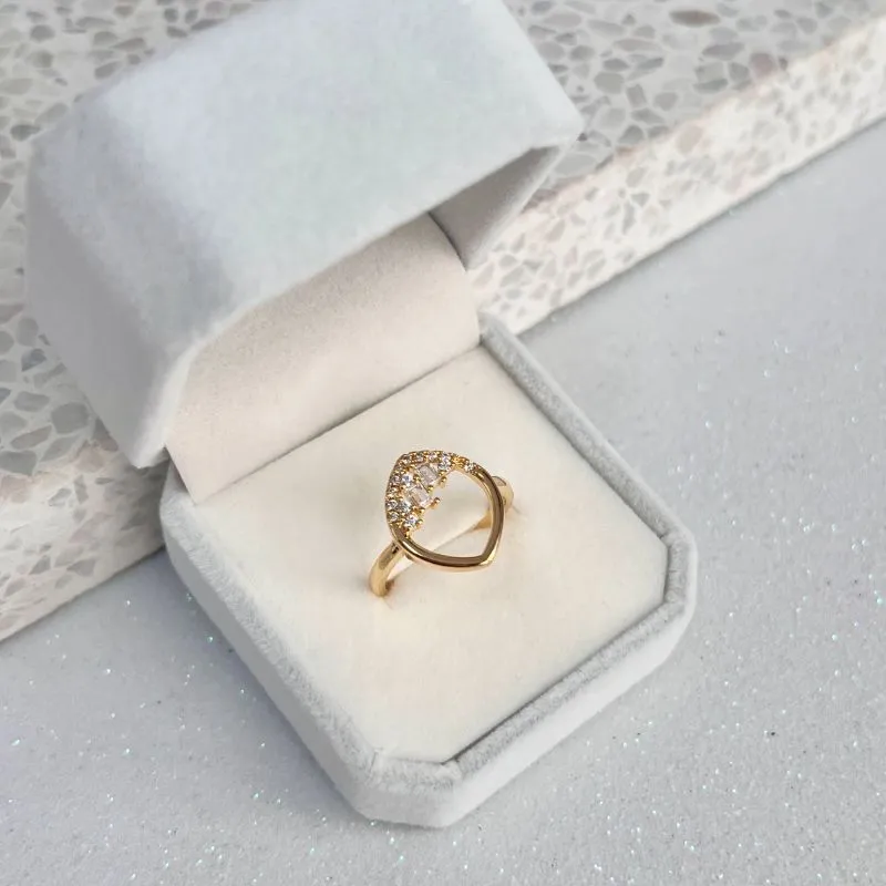 ANEL VAZADO COM PEDRARIA E BAGUETES