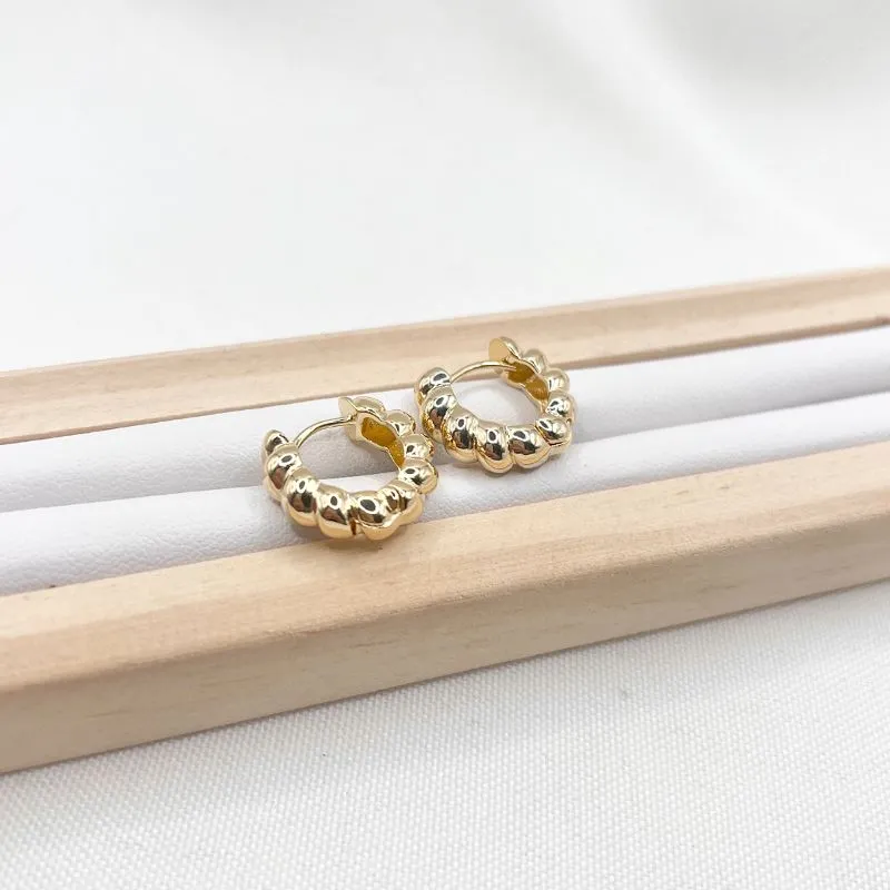 BRINCO ARGOLA ARTICULADA TORCIDA 1,5CM