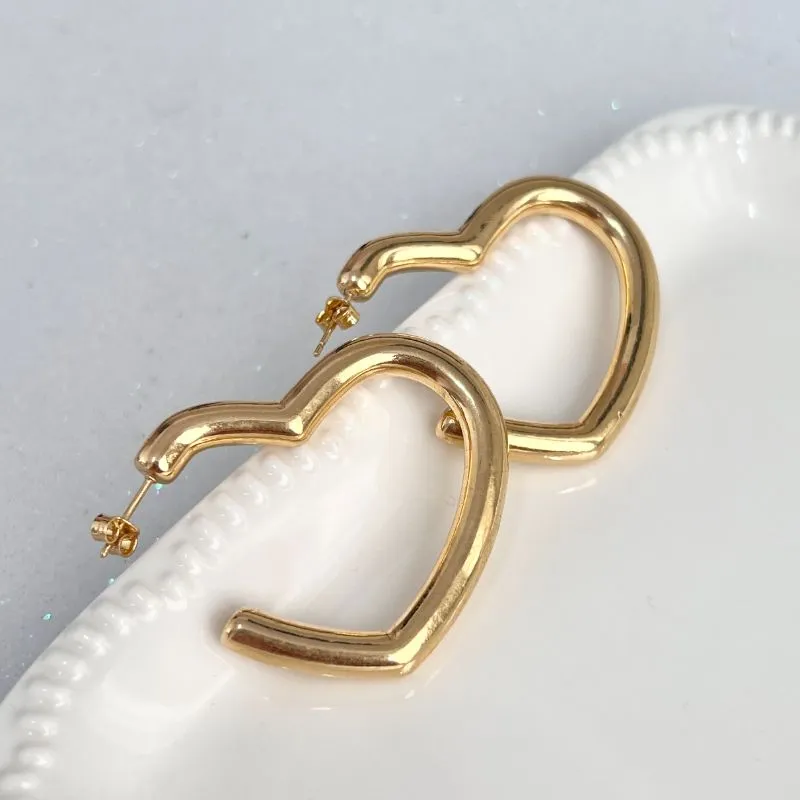 BRINCO ARGOLA TUBO CORAÇÃO PEQUENO 4CM