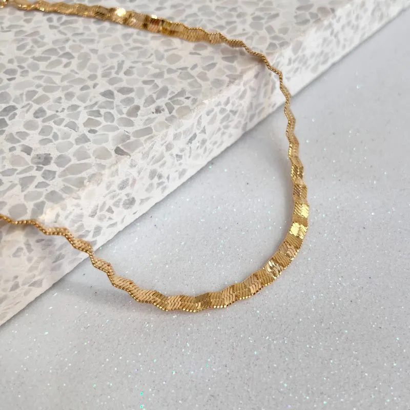 COLAR CHOKER FITA AMASSADA 45CM