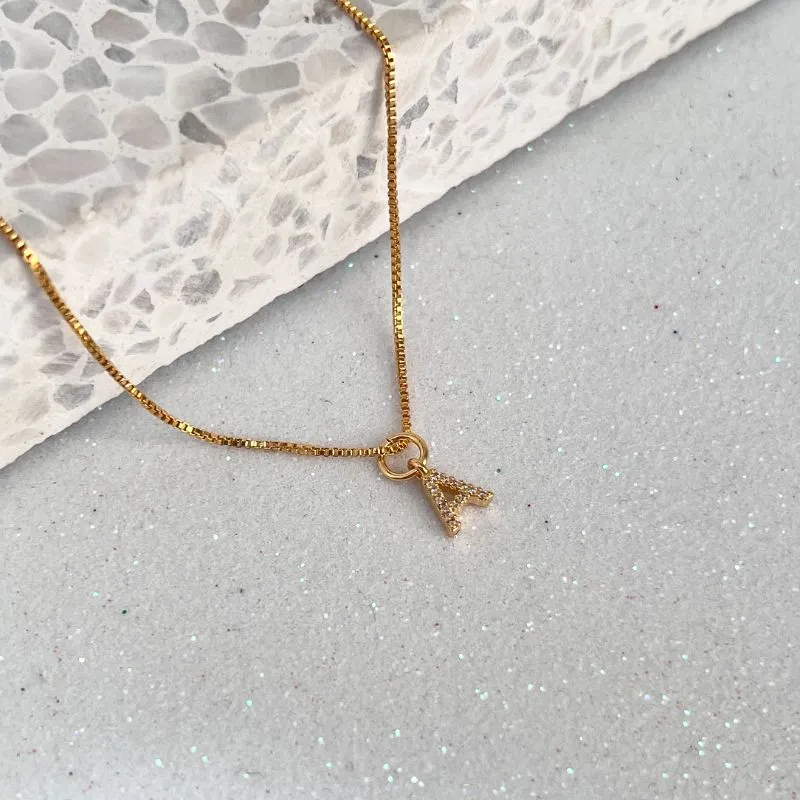 COLAR MINI LETRA CRAVEJADA - A