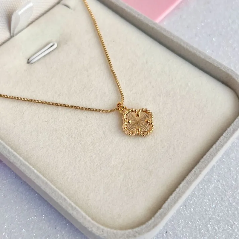 COLAR TREVO DIAMANTADO