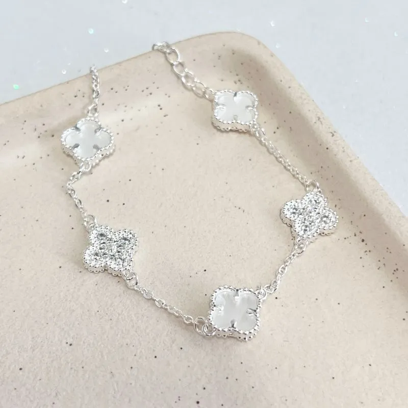 PULSEIRA TREVO MADRE PÉROLA BRANCA E MICRO ZIRCONIAS