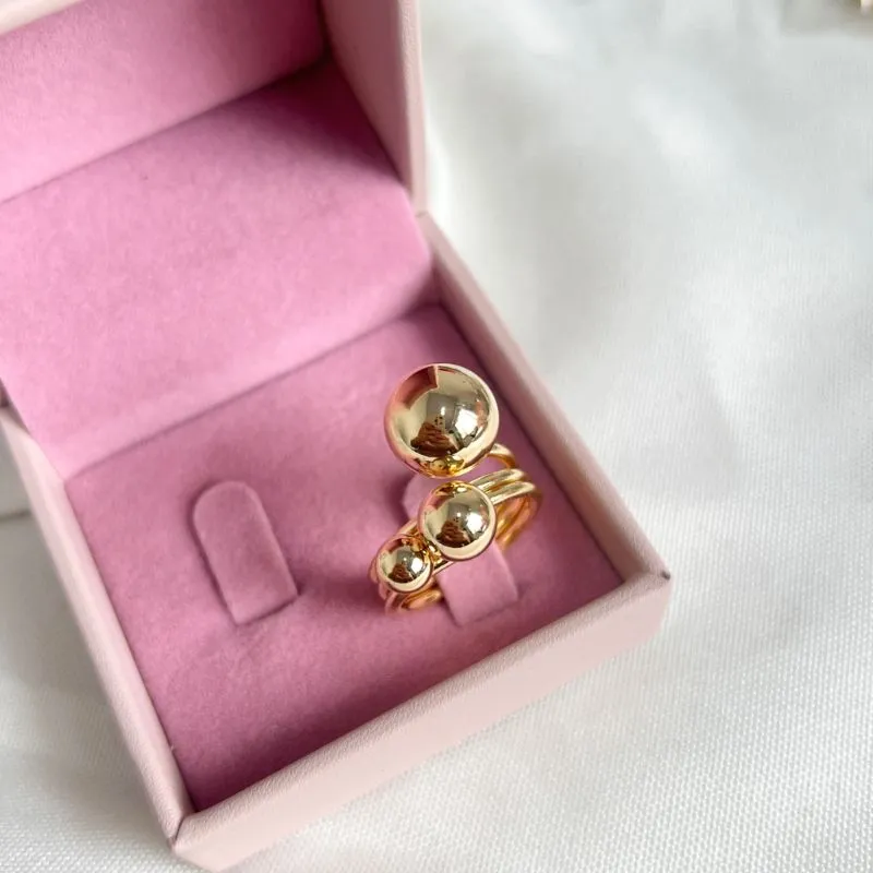 ANEL 2 VOLTAS COM 3 BOLAS DE TAMANHOS DIFERENTES