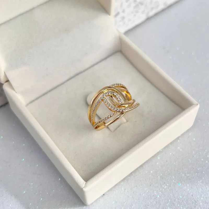 ANEL ENTRELAÇADO COM MICRO ZIRCONIAS