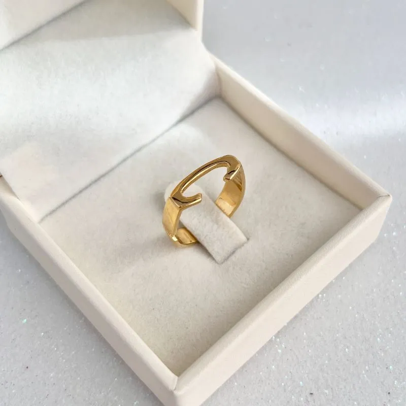 ANEL LETRA HORIZONTAL - C