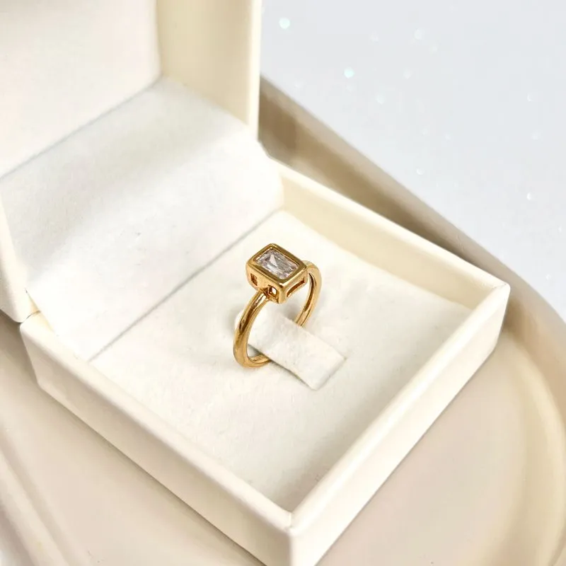 ANEL SOLITÁRIO RETANGULAR