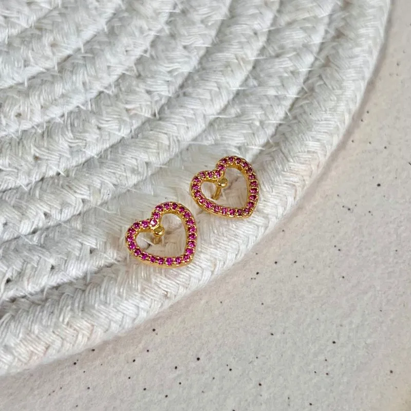 BRINCO CORAÇÃO VAZADO CRAVEJADO