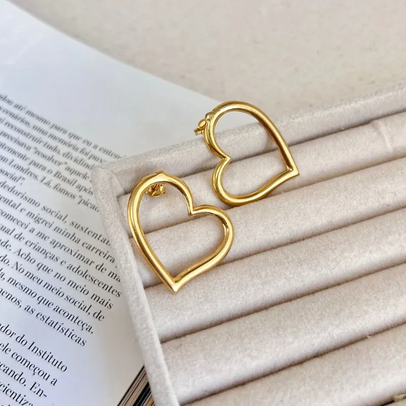 BRINCO GRANDE CORAÇÃO VAZADO