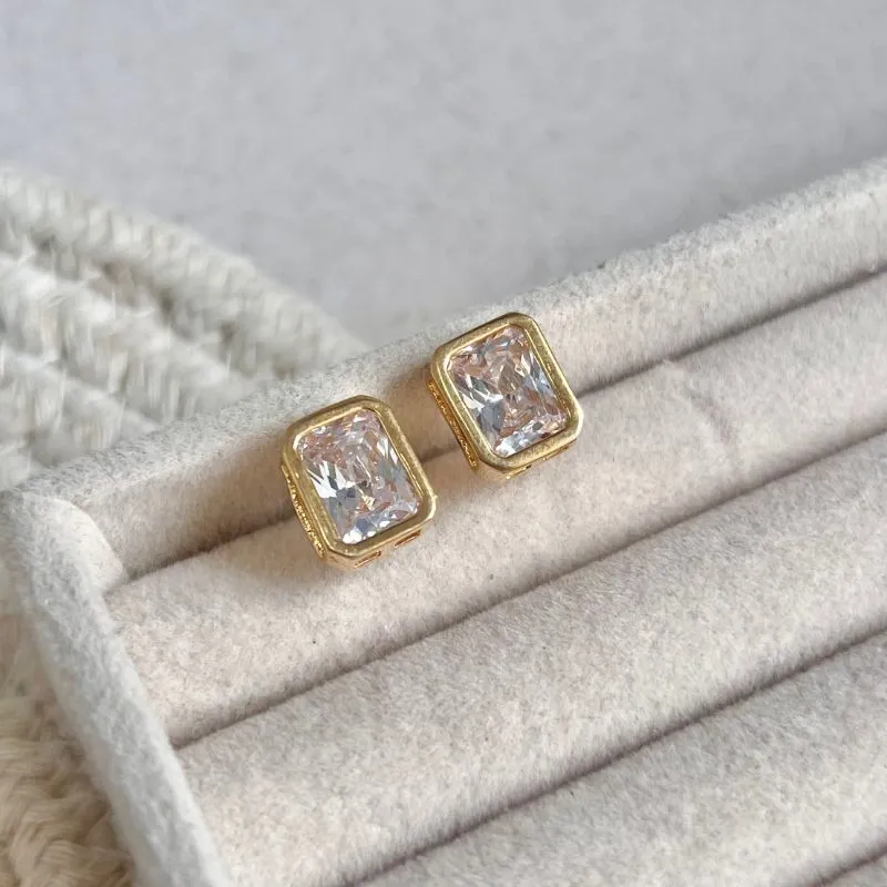 BRINCO PEDRA RETÂNGULAR CRISTAL