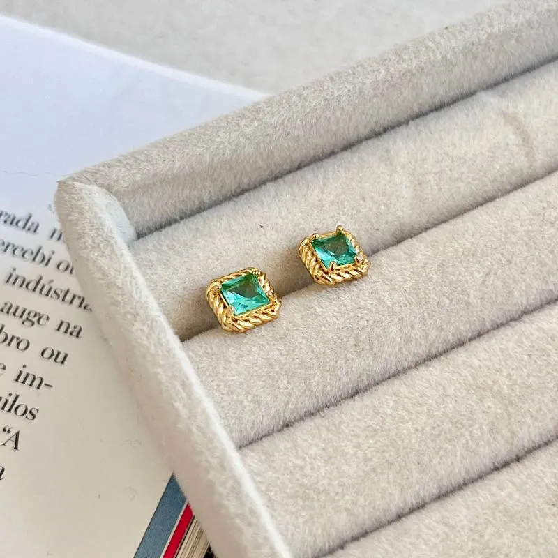 BRINCO PEDRINHA QUADRADINHO