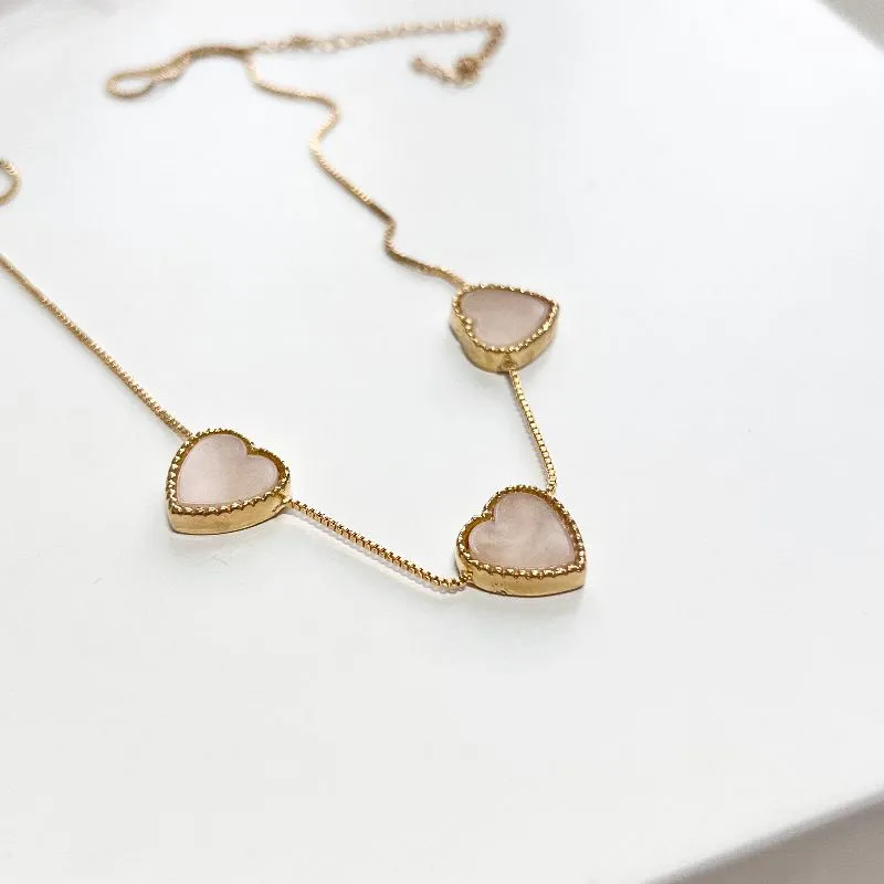 COLAR CHOKER 3 CORAÇÕES EM MADRE PÉROLA