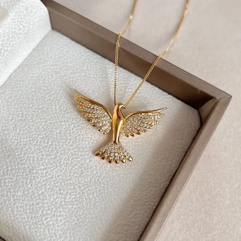 COLAR DIVINO ESPÍRITO SANTO CRAVEJADO