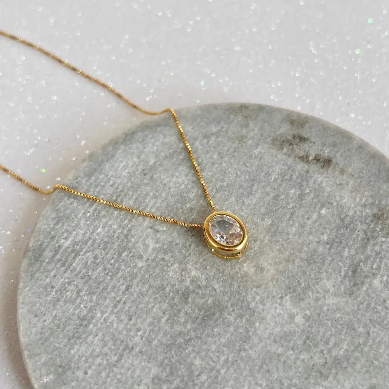 COLAR PONTO DE LUZ OVAL COM CRAVAÇÃO INGLESA