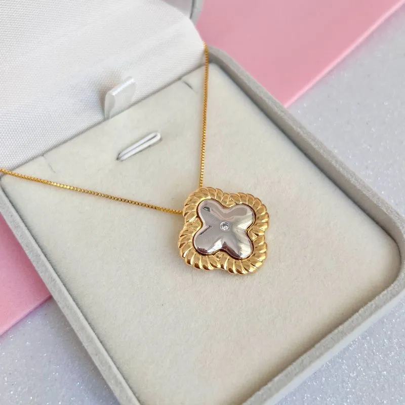 COLAR TREVO 2 BANHOS