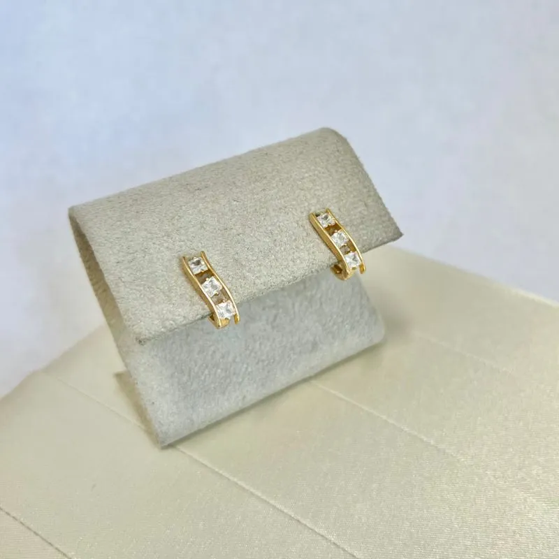 BRINCO ARGOLA ARTICULADA 3 PEDRAS ZIRCONIA QUADRADA