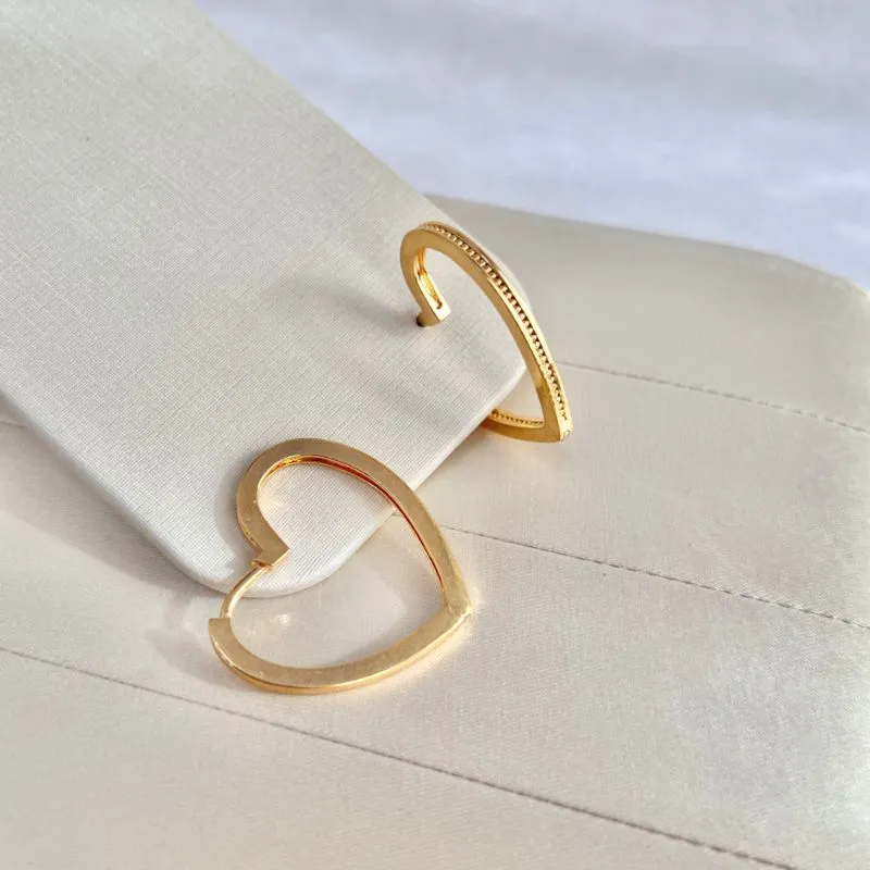 BRINCO ARGOLA ARTICULADA CORAÇÃO