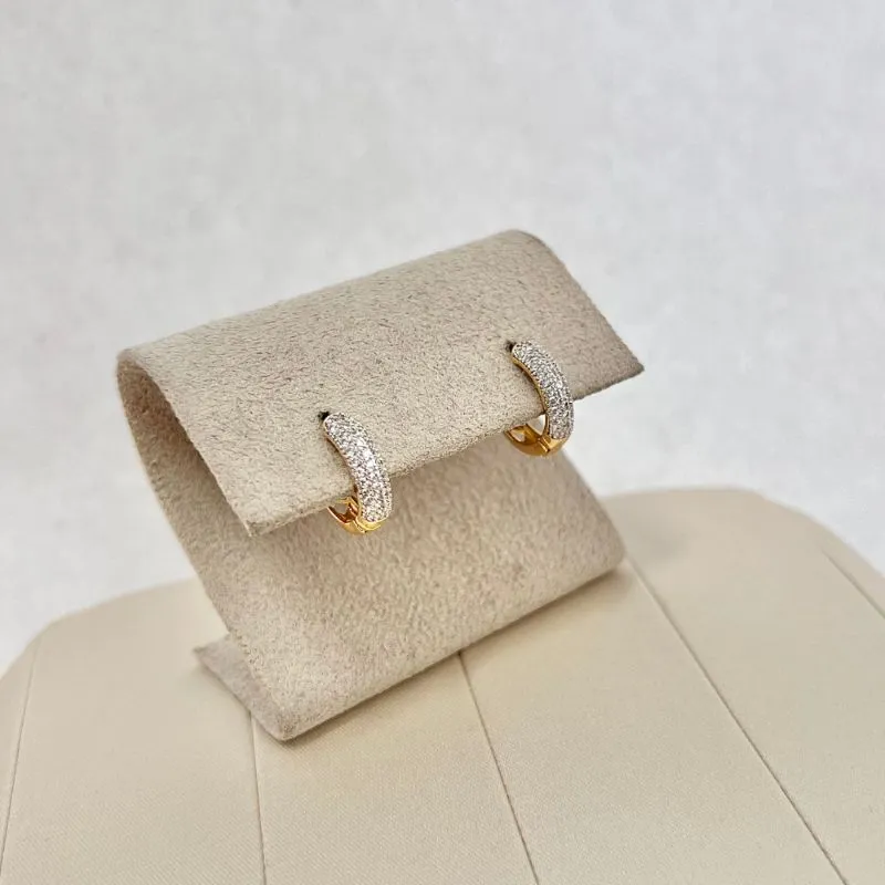 BRINCO ARGOLA ARTICULADA CRAVEJADA ACABAMENTO COM CANETA DE RÓDIO