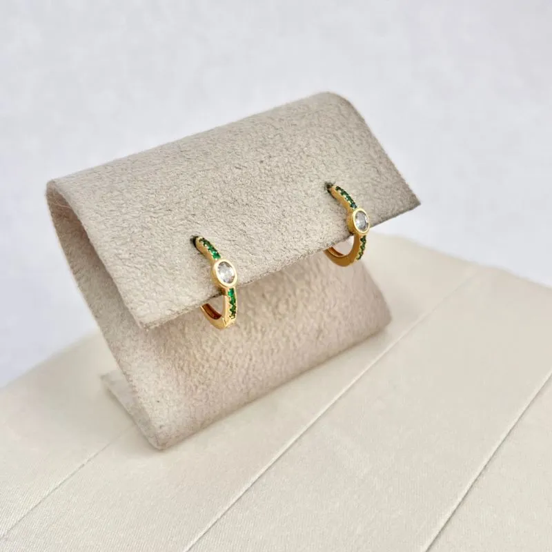 BRINCO ARGOLA ARTICULADA VERDE ESMERALDA COM PEDRA OVAL CRISTAL