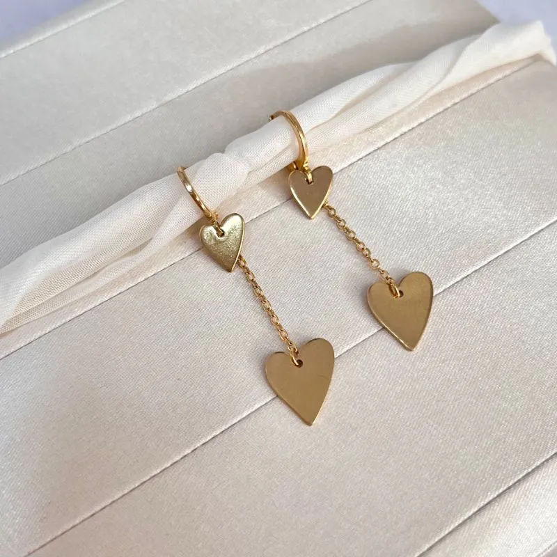 BRINCO ARGOLA CLICK COM DOIS CORAÇÕES CHAPA