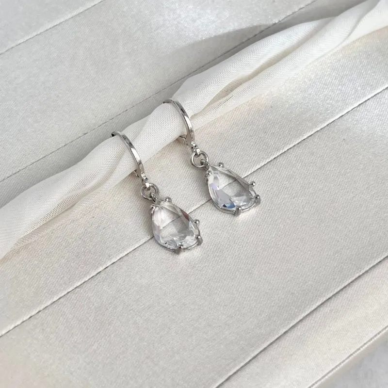 BRINCO ARGOLA CLICK PEDRA ZIRCONIA