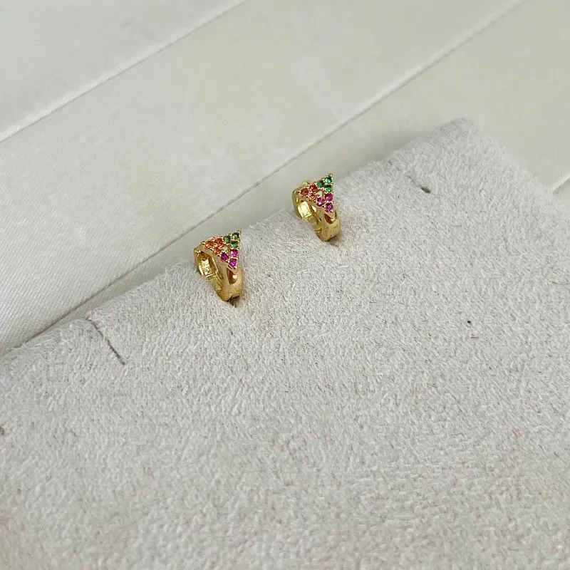 BRINCO ARGOLA COM TRIÂNGULO COLORIDO