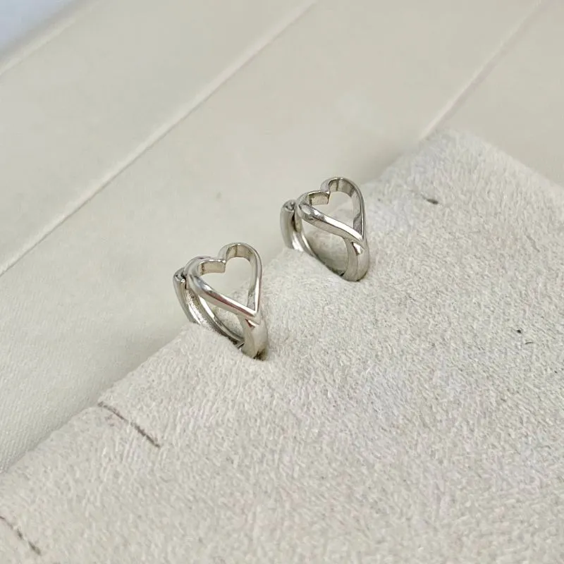 BRINCO ARGOLA CORAÇÃO VAZADO