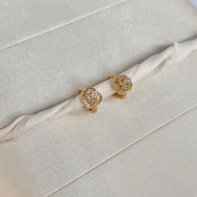 BRINCO ARGOLA FLOR ROSA