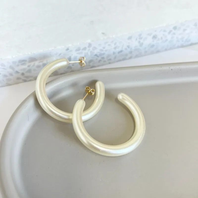 BRINCO ARGOLA PÉROLA 4CM