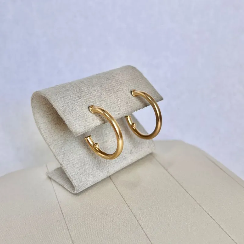 BRINCO ARGOLA TUBO FINO MÉDIA