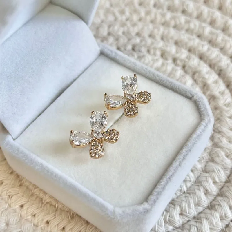 BRINCO BORBOLETA COM ZIRCONIAS E PEDRA