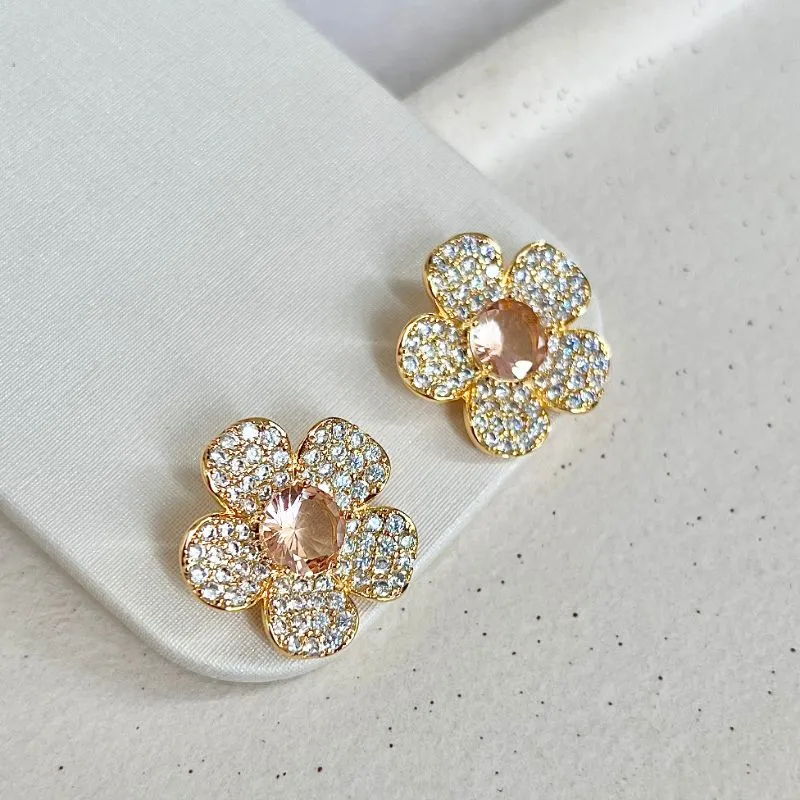 BRINCO FLOR MIOLO SALMÃO CRAVEJADA