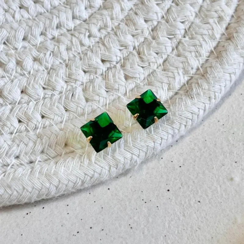 BRINCO PONTO DE LUZ QUADRADO 8MM - VERDE ESMERALDA
