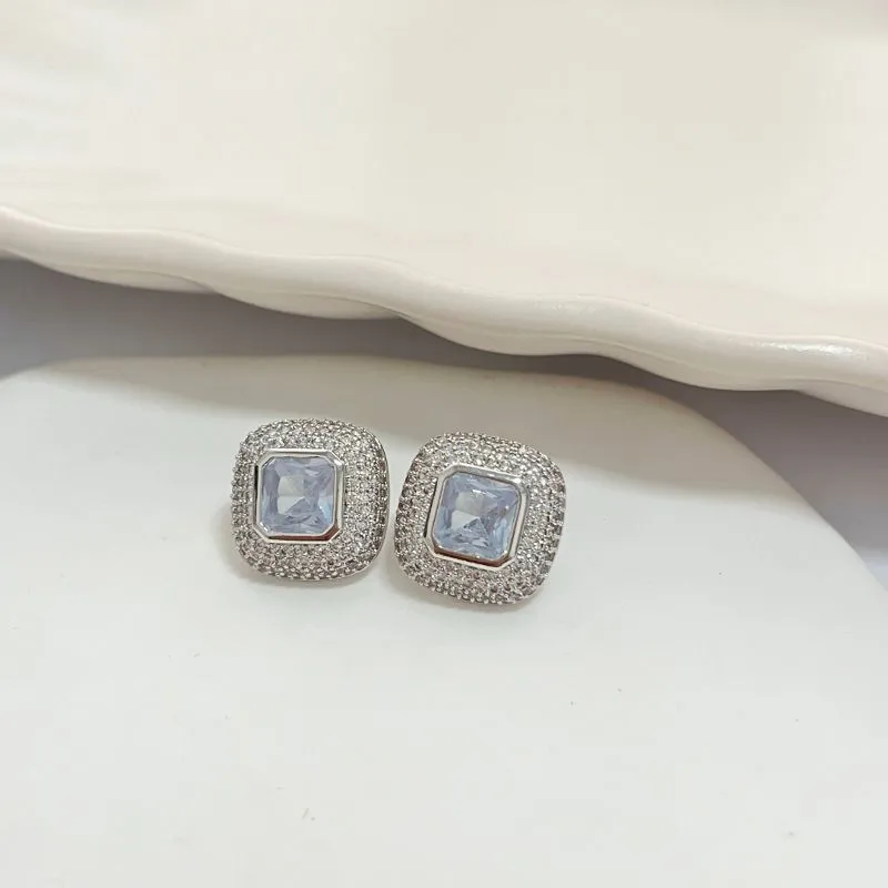 BRINCO QUADRADO LUXO COM MICRO ZIRCONIAS