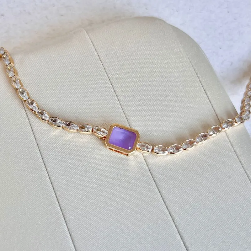 COLAR CHOKER PEDRARIAS NAVETES E PINGENTE QUADRADO LAVANDA 40CM +5CM EXTENSOR