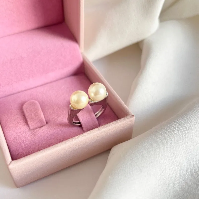 ANEL LISO COM 2 PÉROLAS