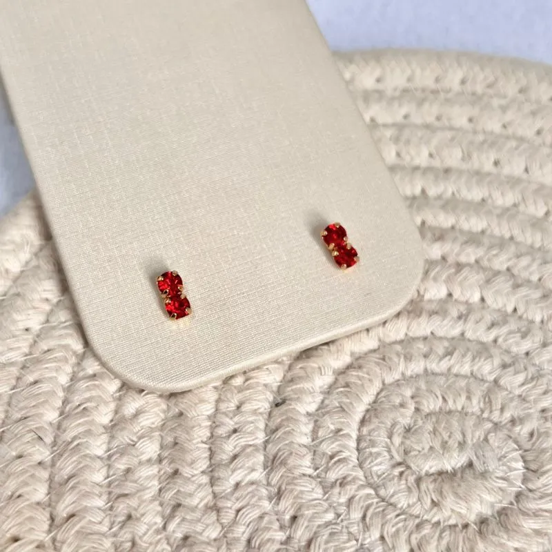 BRINCO 2 PONTOS STRASS VERMELHO PEQUENO