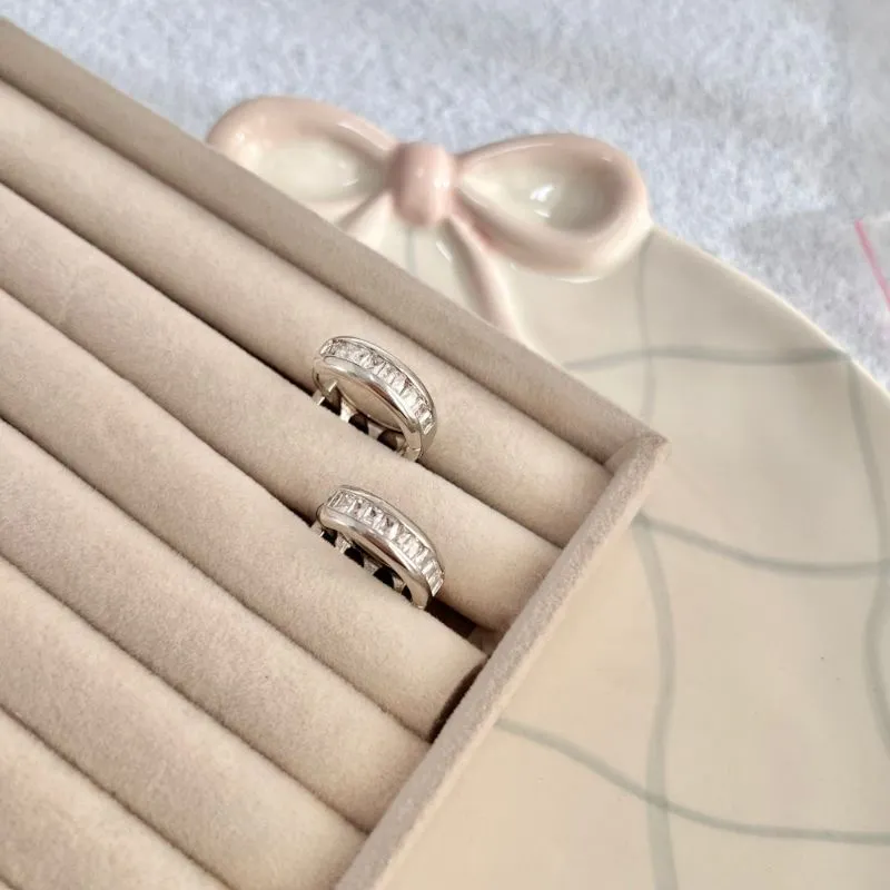 BRINCO ARGOLA ARTICULADA PEDRA DE VIDRO CRISTAL